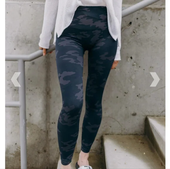 🏷️Spanx Eco Seamless Camo Leggings Gray Green Size 2X - Picture 3 of 4
